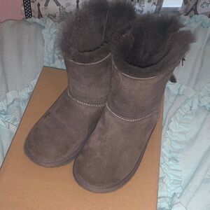Kids UGG size 1